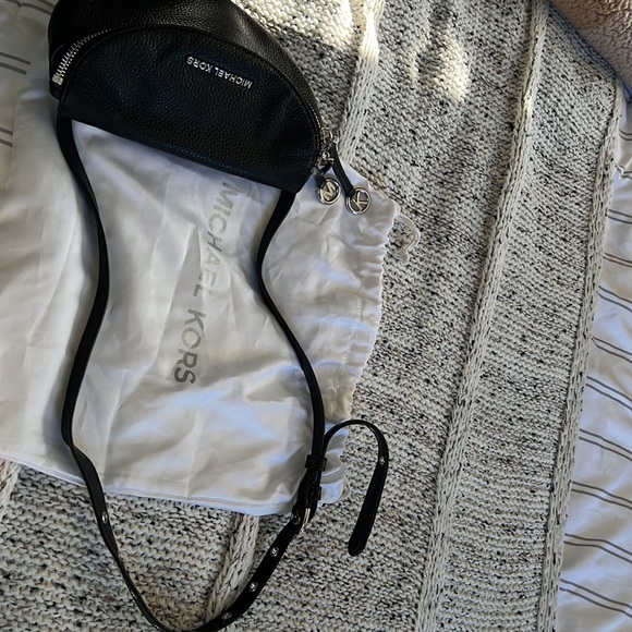 Michael Kors belt bag - Picture 4 of 6